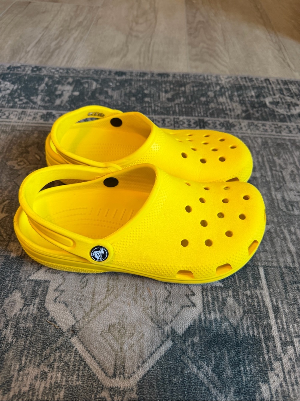 CROCS womens Bright Yellow Classic Clogs size 8